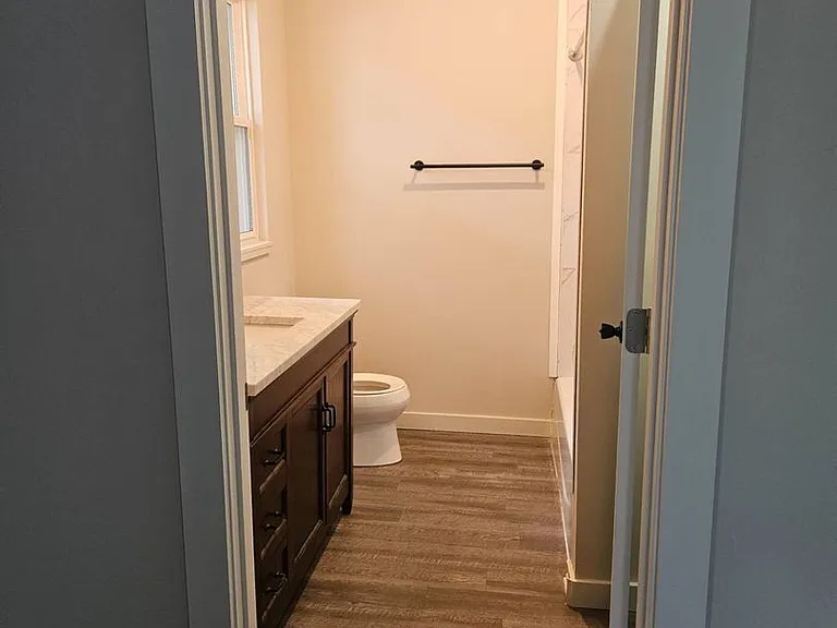 812 W Pershing St — Photo 13