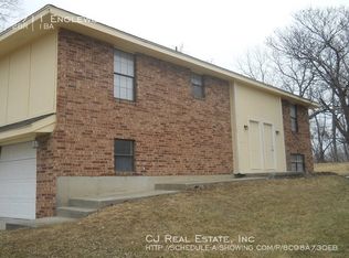 2711 S Englewood Ter, Independence, MO 64052