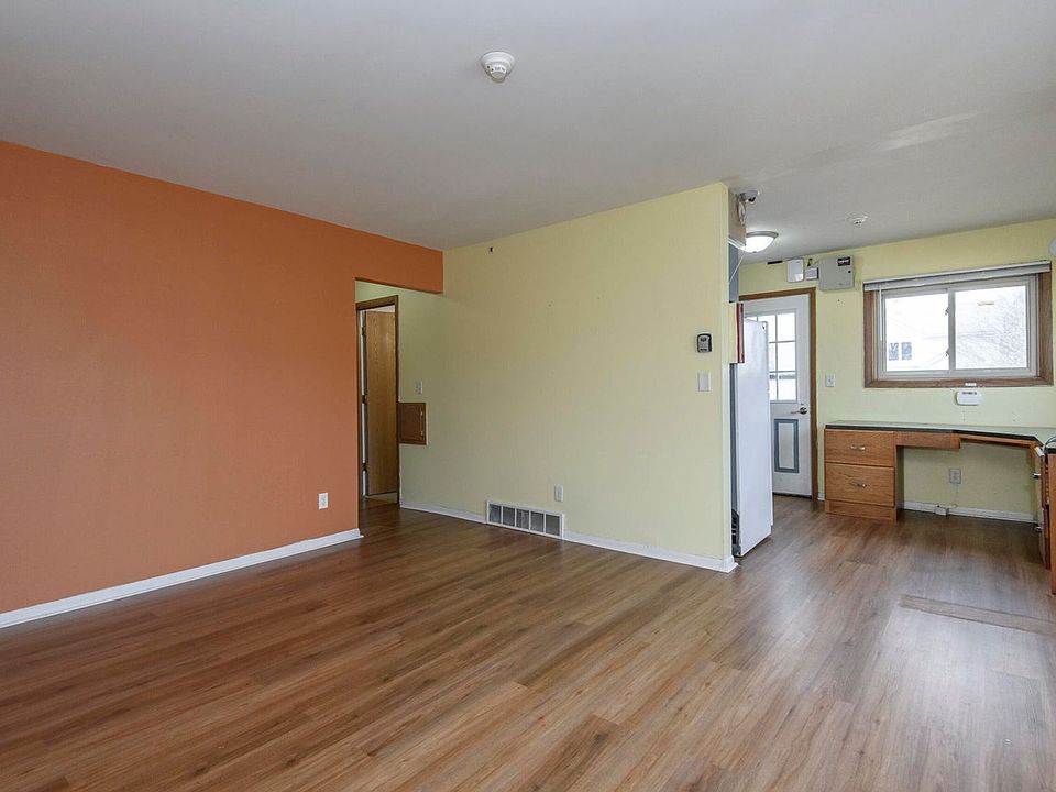 1st image of 325 Sentinel Dr #2