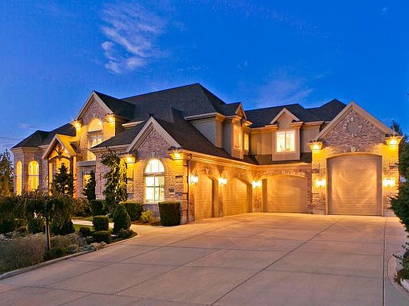 Driveway Entrance To 11 Car Garage
