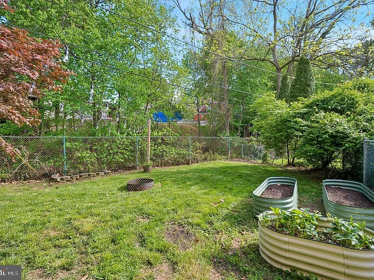 704 Swarthmorewood Ln — Photo 14
