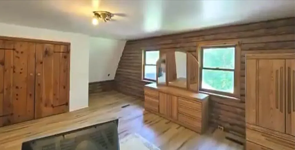 3 bed, 2500 sqft, $2,500 — Photo 1
