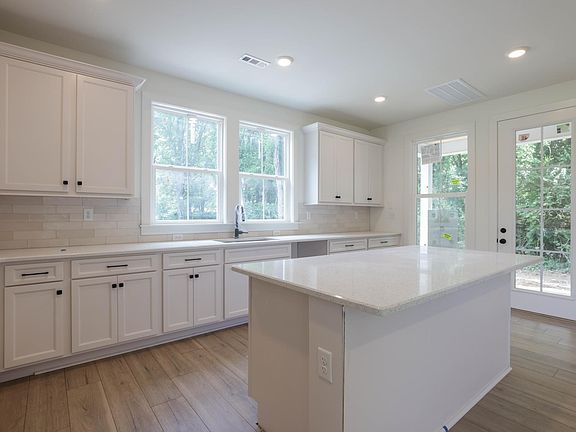 5th image of 219 Fairground St #101-A