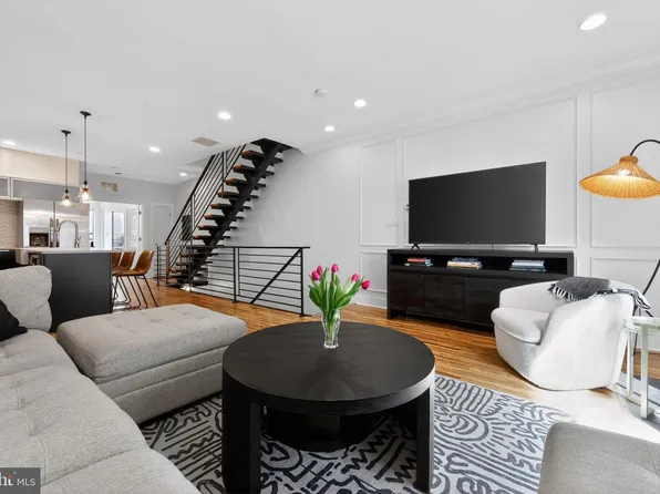 1114 Bainbridge St #B, Philadelphia, PA 19147