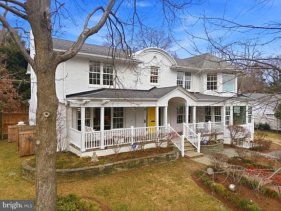 3rd image of 8 Stewart Ave