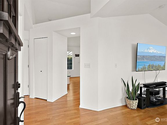 4th image of 8802 63rd Avenue E