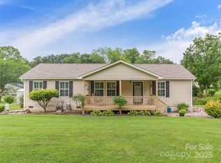 115 Ruth Whitaker Rd, Hendersonville, NC 28791
