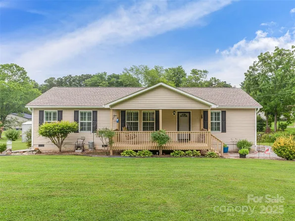 115 Ruth Whitaker Rd, Hendersonville, NC 28791