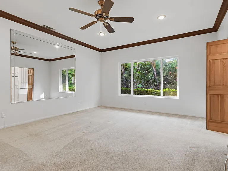 996 Valencia Ave — Photo 14