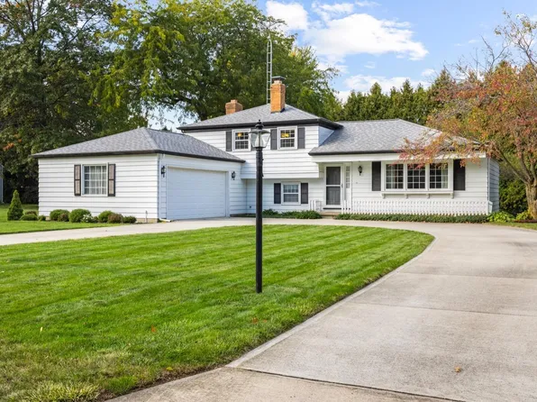 3105 James Ave, Huron, OH 44839