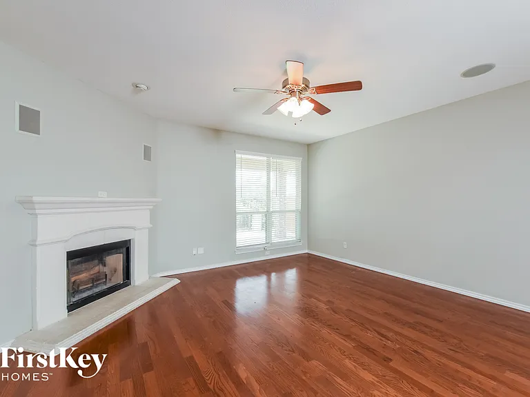 10649 Fossil Hill Dr — Photo 4