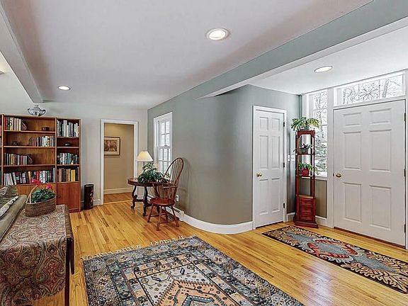 3rd image of 17 River Meadow Dr