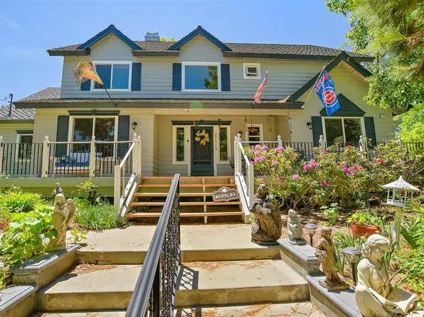 27513 Saint Bernard Dr, Lake Arrowhead, CA 92352