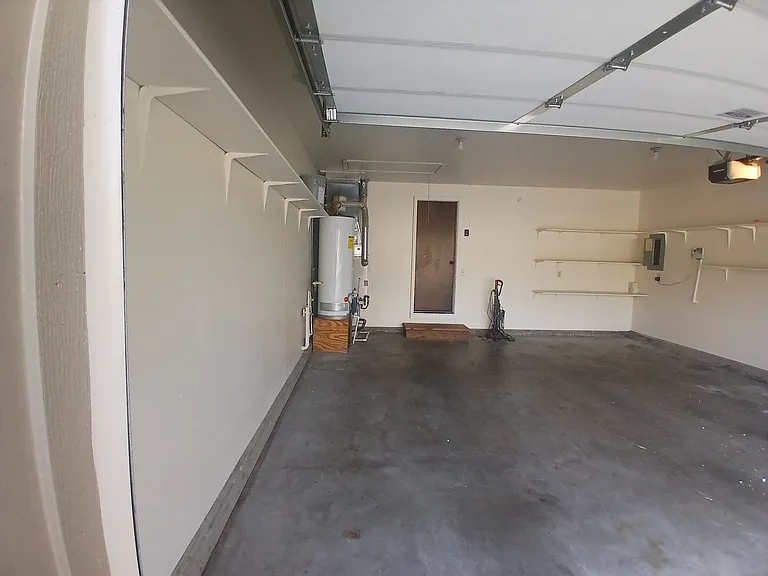 761 N Palmetto Dr — Photo 2