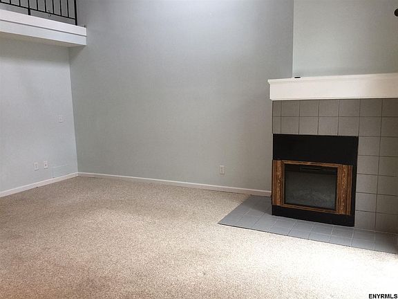 5th image of 25 Stoney Creek Dr