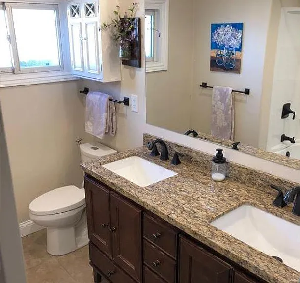 1021 W Acacia Ave — Photo 9