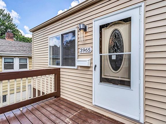 2nd image of 3965 Schiller Pl