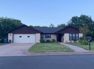 910 Tahoe Trl, Hewitt, TX 76643