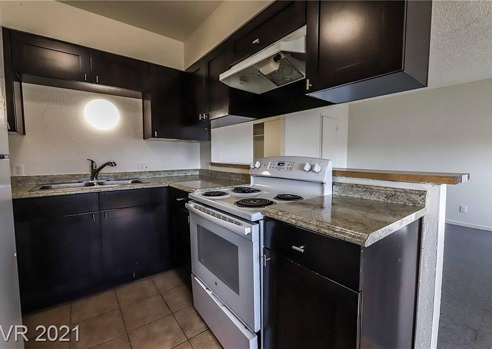 1st image of 1400 E Mesquite Ave #8