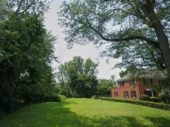Van Aken Blvd, Shaker Heights, OH 44120