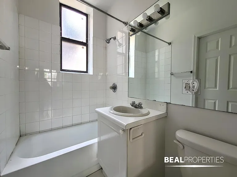 917 W Dakin St — Photo 10