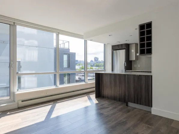 1788 Columbia St #706, Vancouver, BC V5Y 0L7