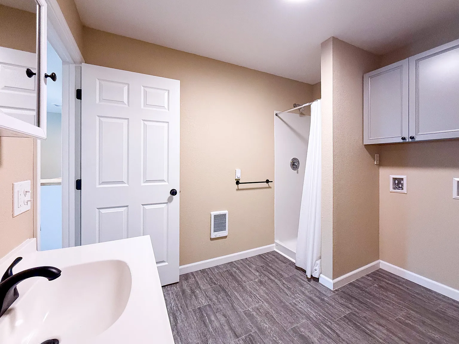 1 bed, 552 sqft, $1,000 — Photo 3