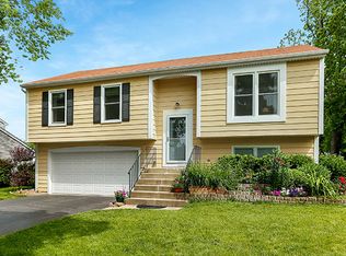 1430 Lancaster Ave, St Charles, IL