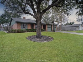 1304 Broadmoor Dr, Bryan, TX 77802