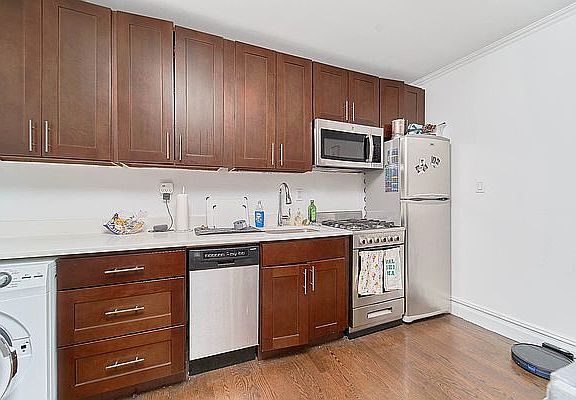 5th image of 174 E 2nd St APT 2F