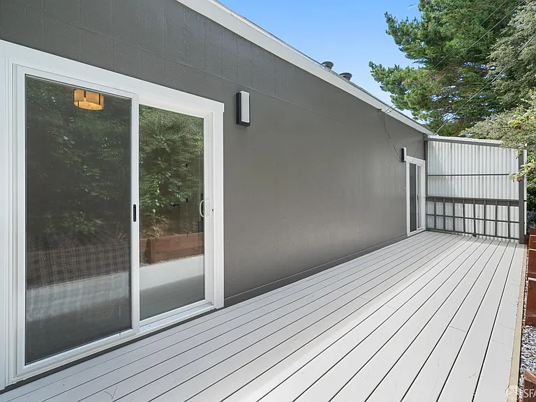 628 Los Palmos Dr — Photo 71
