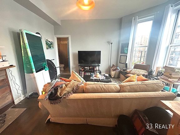 4th image of 1800 S Carpenter St #302