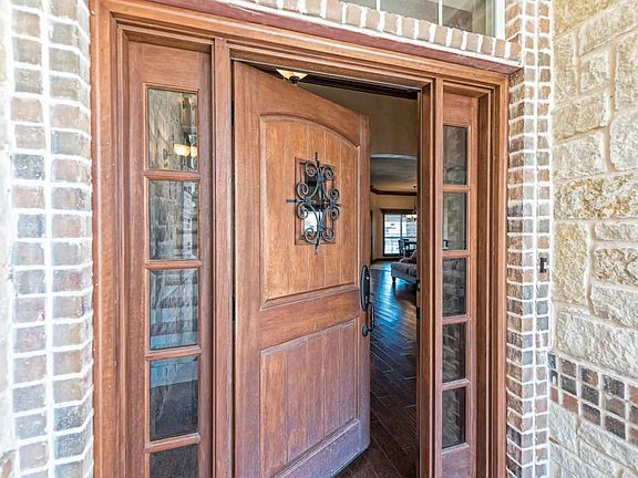3rd image of 104 Firefly Cir