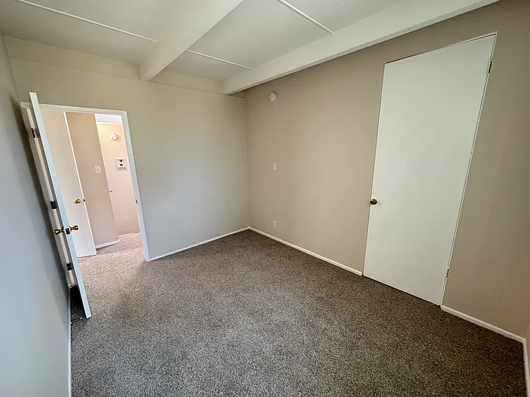 11500 Rochester Ave #11500 — Photo 24