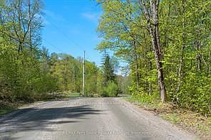 3rd image of 1835B Lorimer Lake Rd N