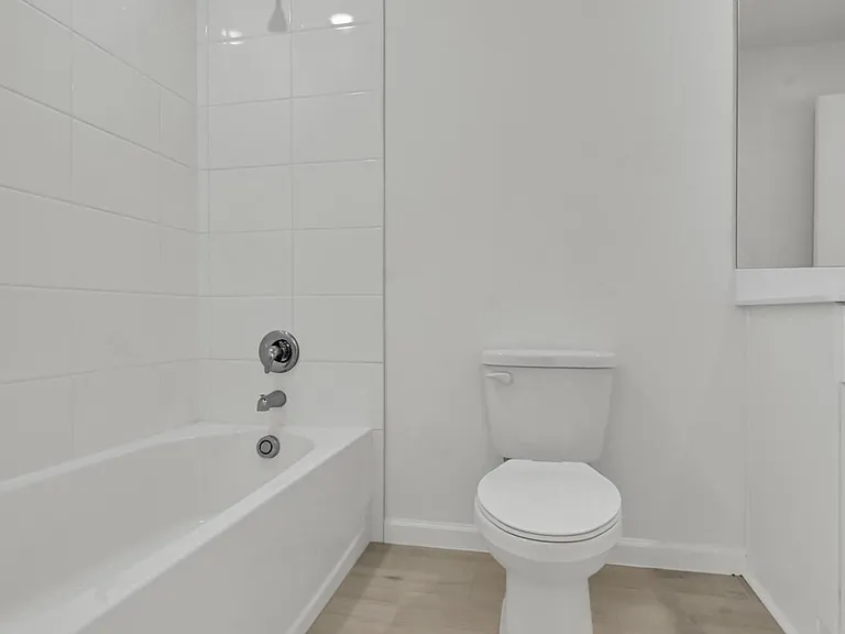 575 Salisbury Cir — Photo 13