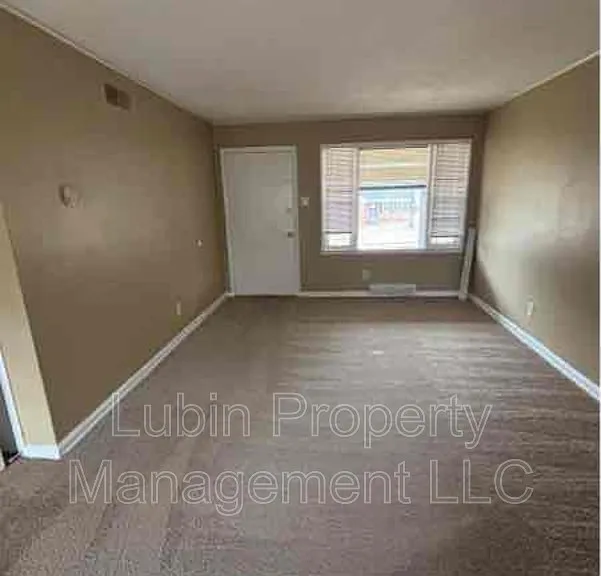 2037 Durham Ave — Photo 6