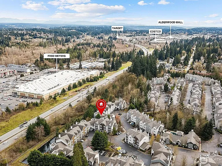 Close to many retail shops, grocery, and major commuting routes (SR-525, I5, 405)