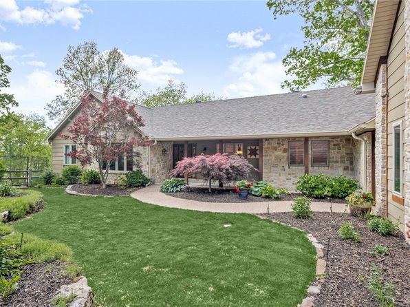 9431 Vail Dr, Rogers, AR 72756