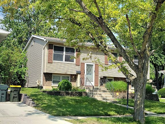 3rd image of 19824 Lakewood Ave