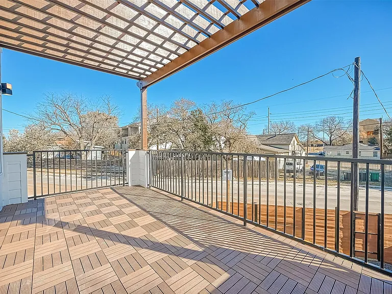 1718 Hardy St — Photo 12