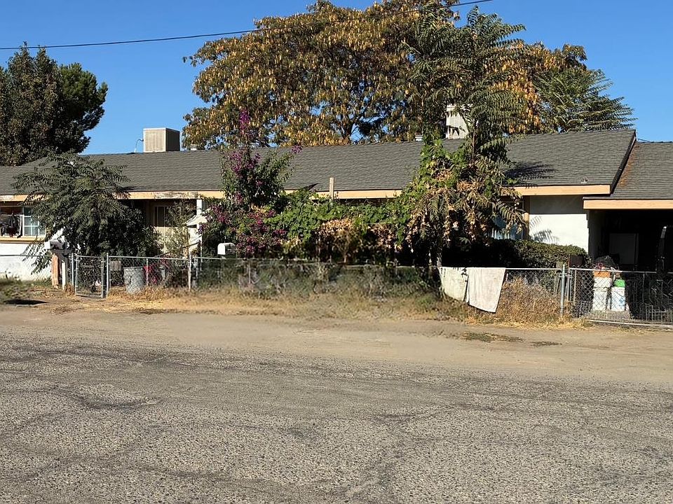 1st image of 405 S 1st St
