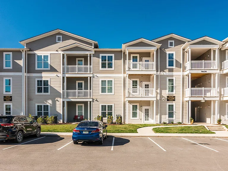 Village at Westland Cove Apartments — Photo 46