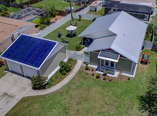 369 Pine Tree Rd, Venice, FL 34293