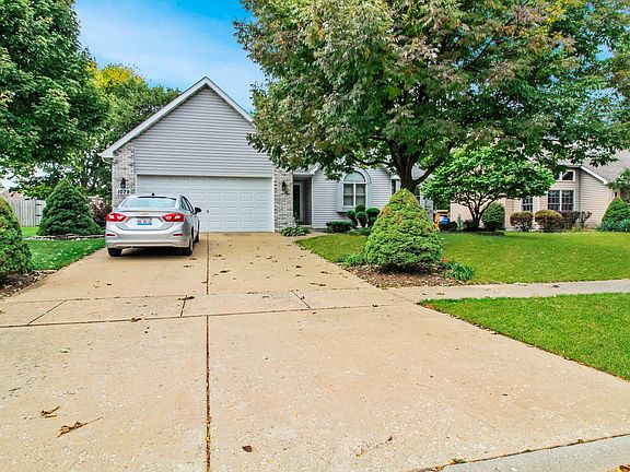 3rd image of 1079 Ronald Dr