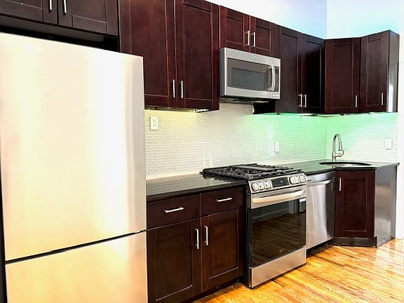 2nd image of 290 5th Ave APT 1L