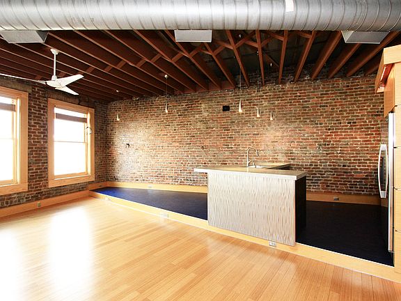 4th image of 106 W Summit Hill Dr APT 301
