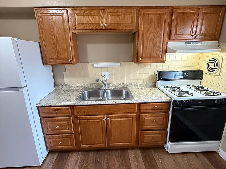 10124 Douglas Ct #10124 — Photo 11