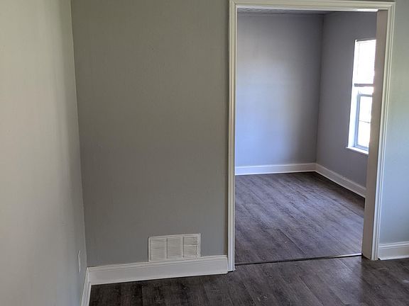 4th image of 713 Camino Dr