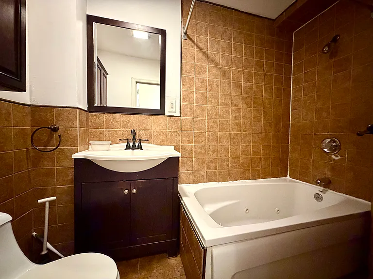 579A Mac Donough St #2 — Photo 3